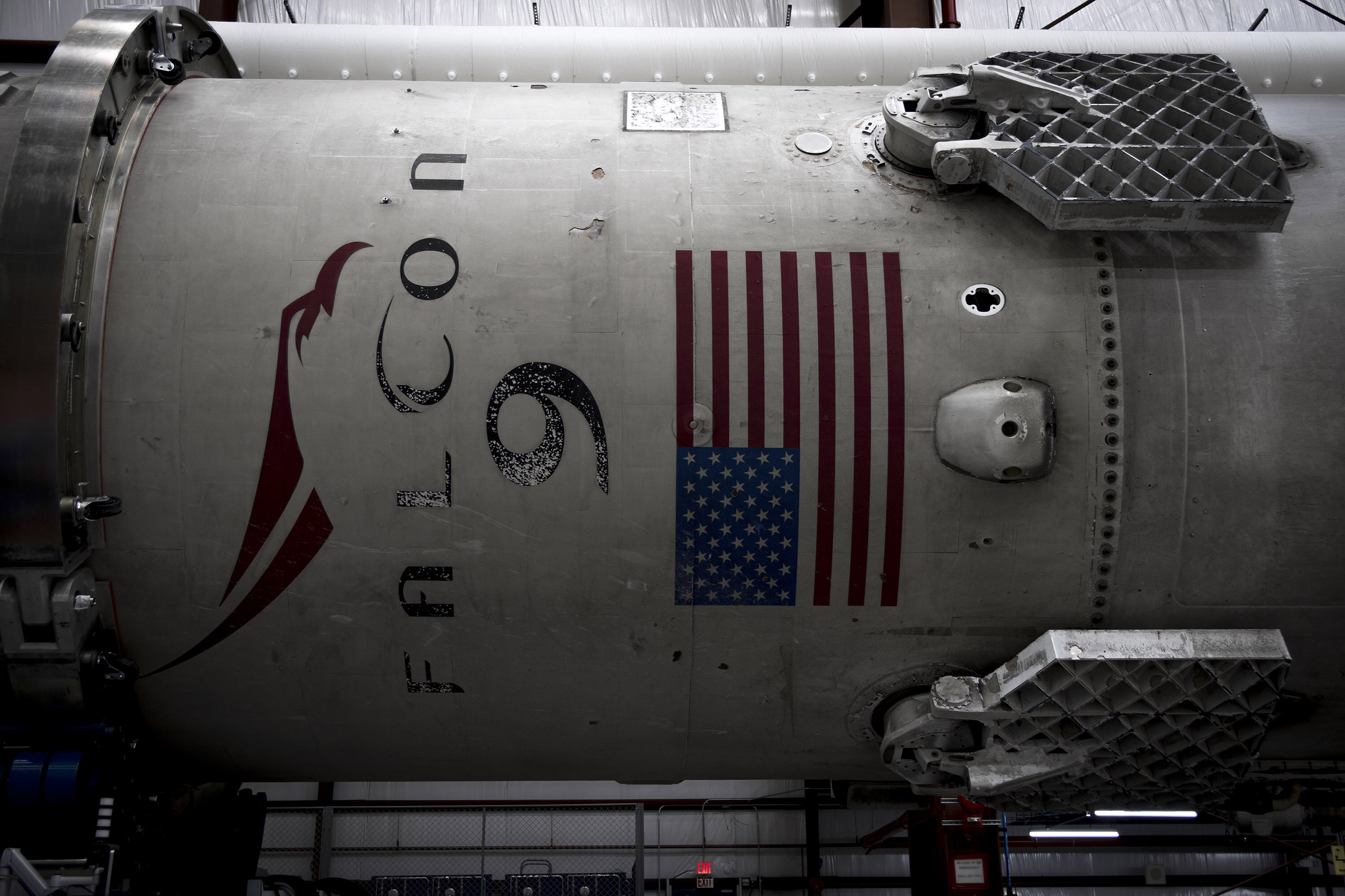 SpaceX Hangar 39 - Pormenor Falcon 9